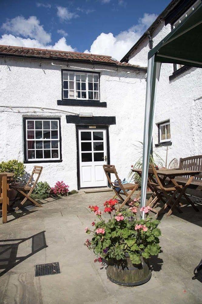 The Greyhound Inn Bedale Exterior photo
